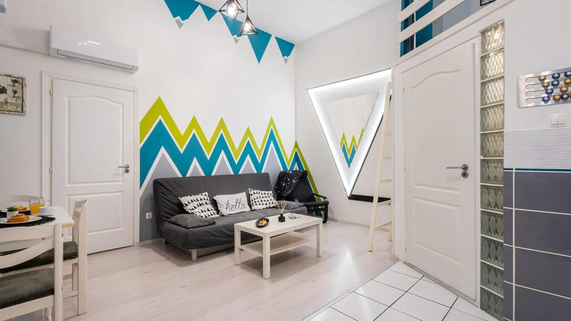 Triangle Apartment - Free Parking! Budapeşte