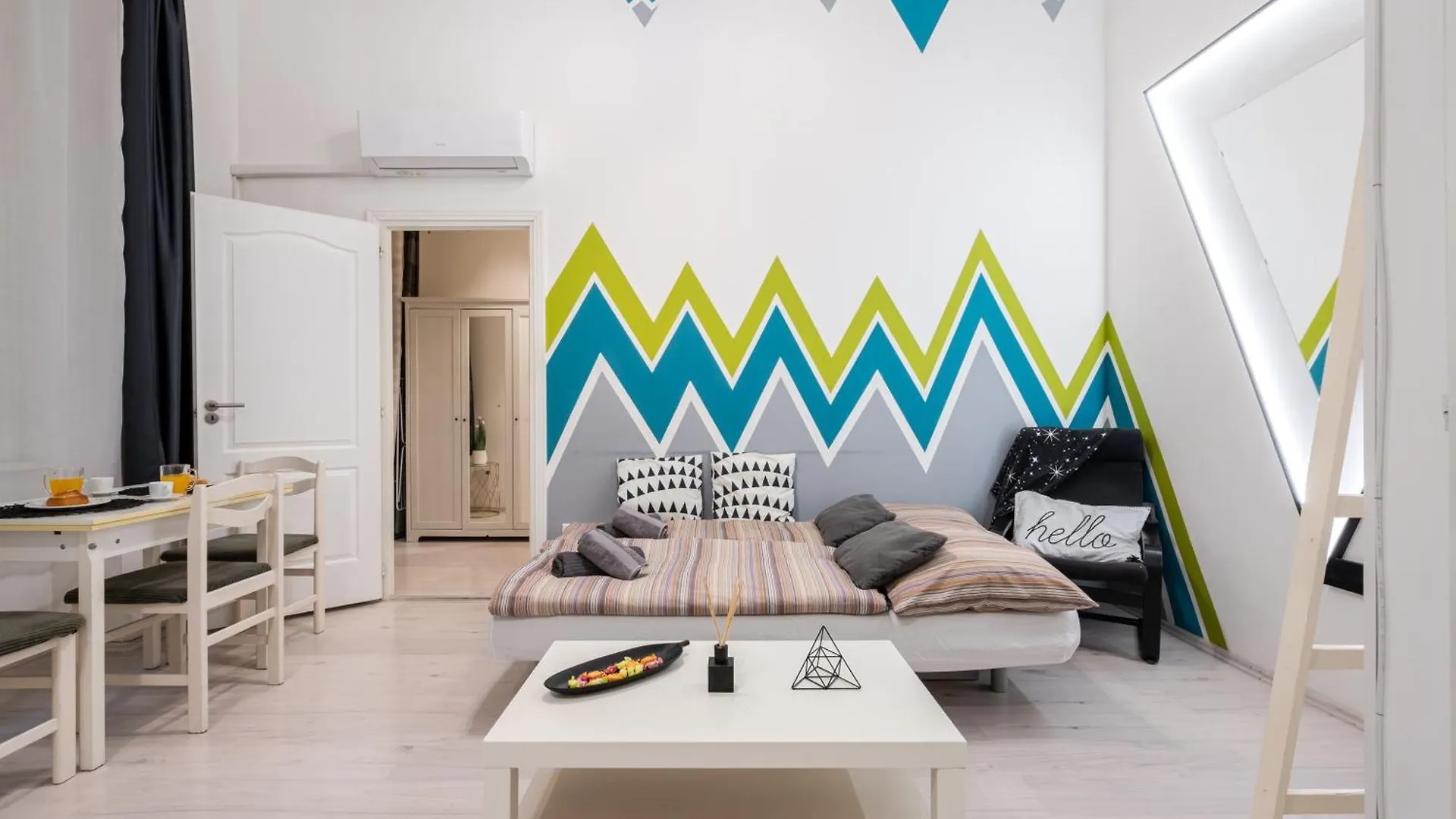 Triangle Apartment - Free Parking! Budapeşte