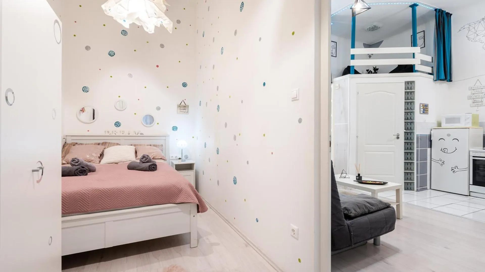 Triangle Apartment - Free Parking! Budapeşte