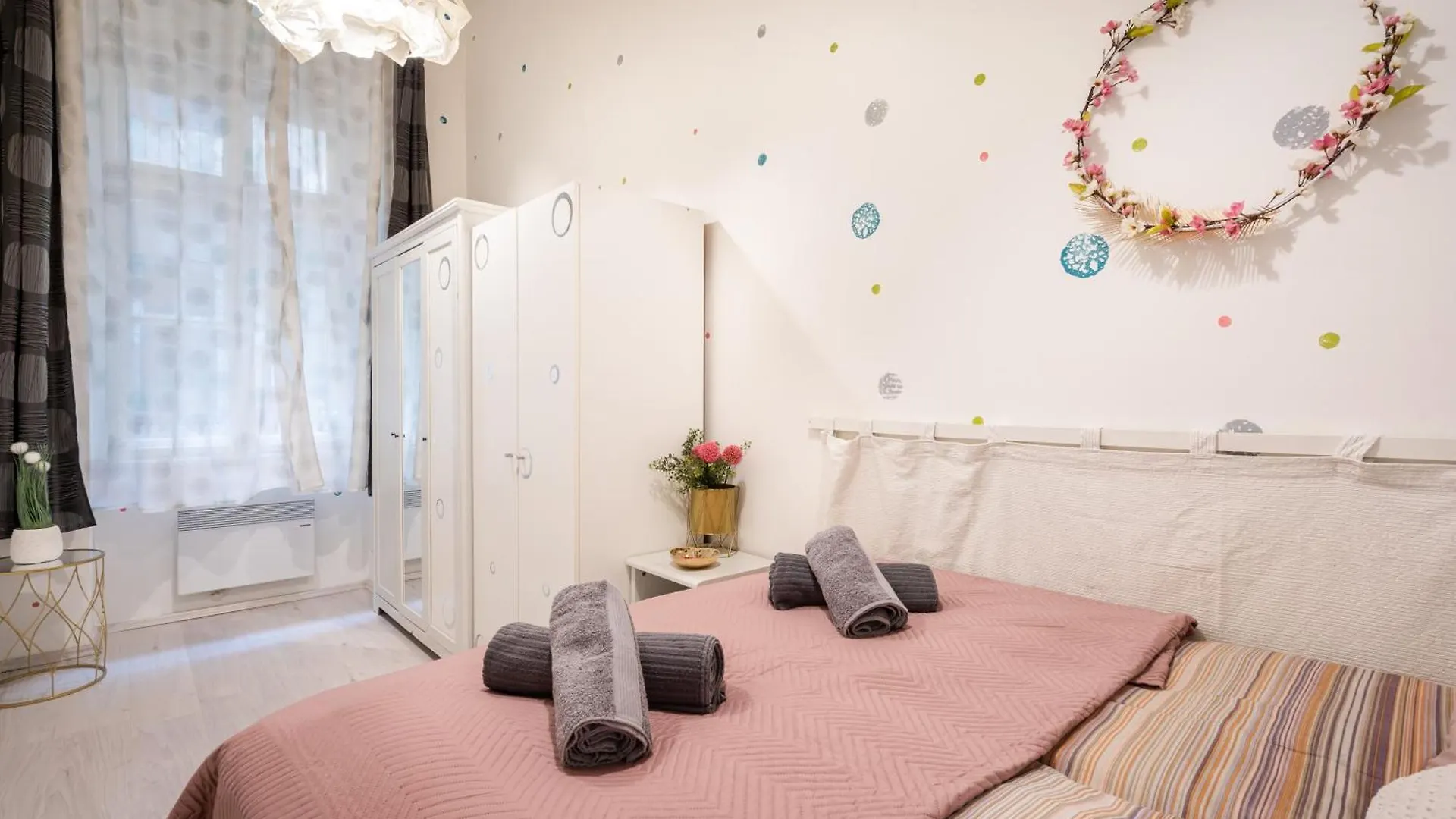 Triangle Apartment - Free Parking! Budapeşte Macaristan